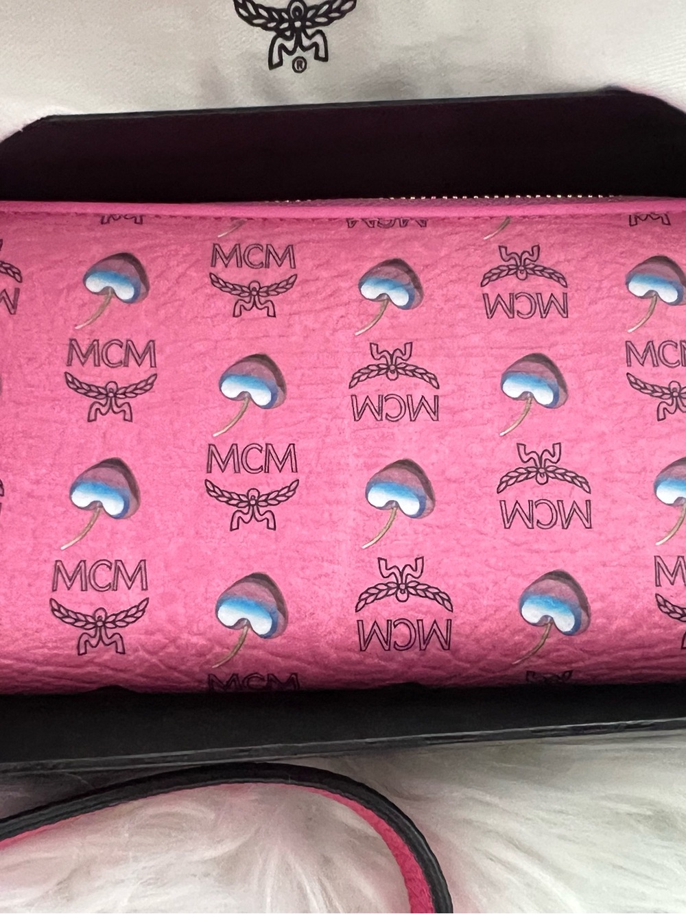BRAND NEW WITH TAGS MCM Pink RARE Heart Logo Speedy Style w/ Matching Wallet - Picture 16 of 16